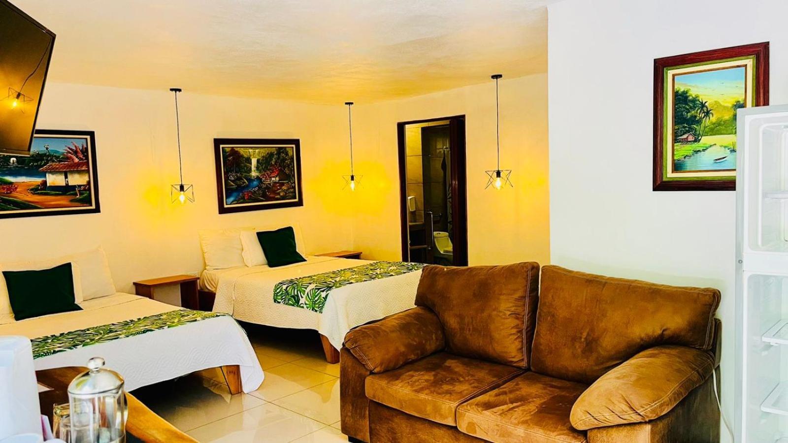 Freddy'S Place B&B モンテベルデ エクステリア 写真
